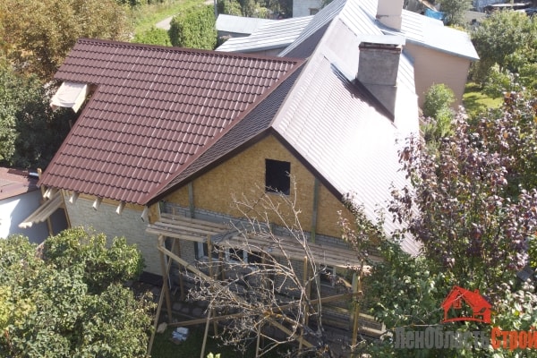 Реконструкция крыши дома: вид сверху