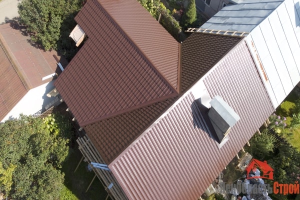 Реконструкция крыши дома: вид сверху