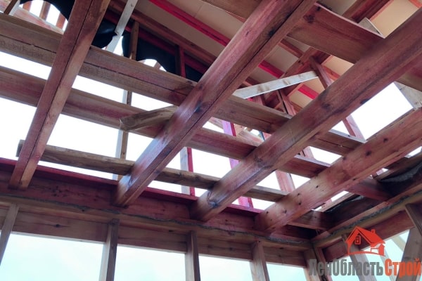 Изготовление перекрытия и стропильной системы крыши