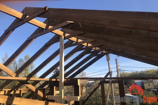 Изготовление перекрытия и стропильной системы крыши